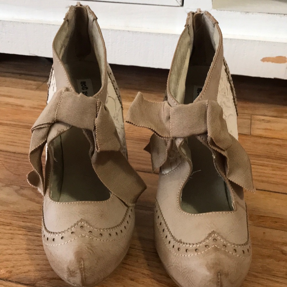 Tan Heels